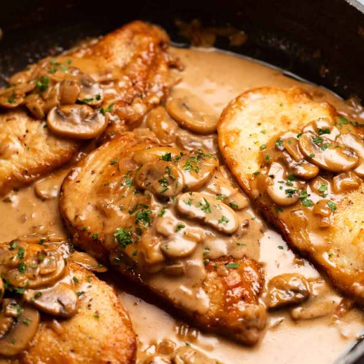 Freshly cooked Chicken Marsala in a pan