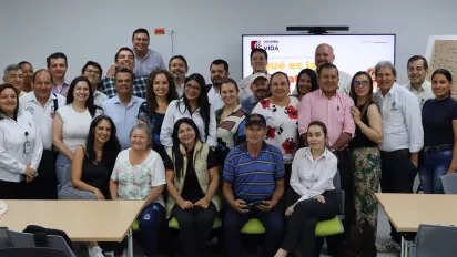 Foto grupal del Comité Regional de la Cadena de Café del Huila